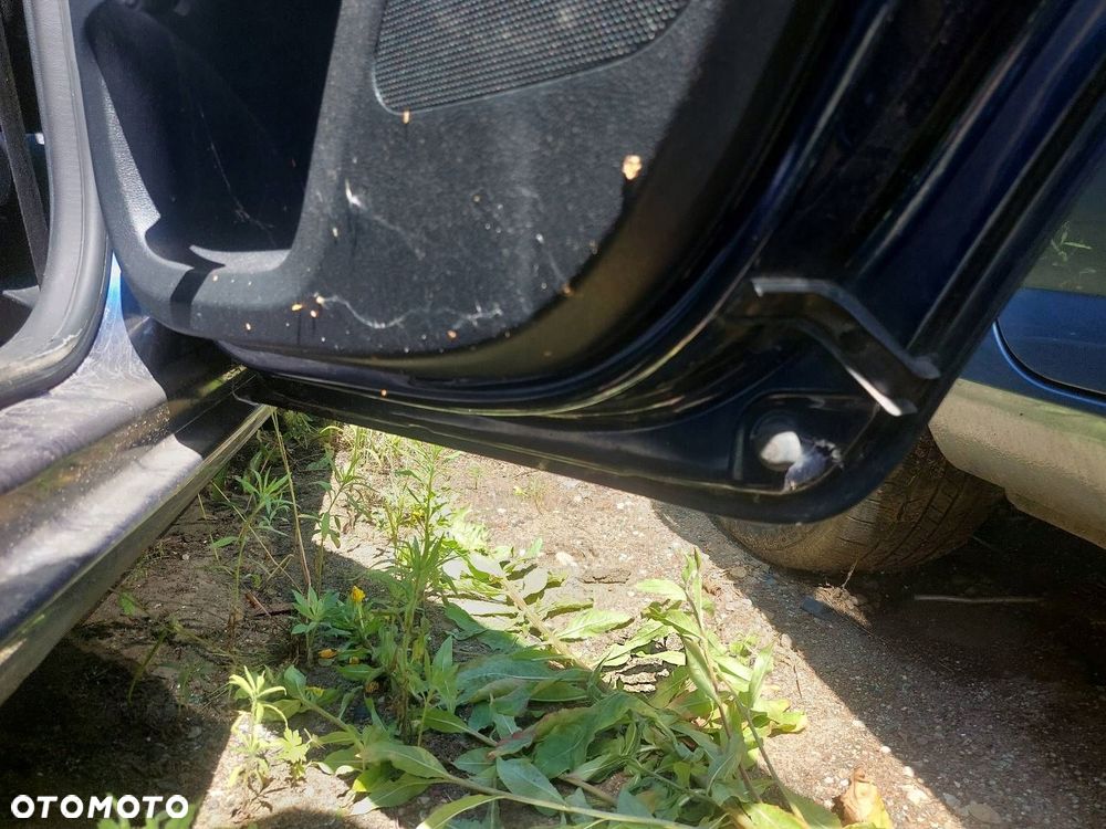 DRZWI KOMPLETNE PRAWY TYŁ SKODA FABIA II 9462 - 5