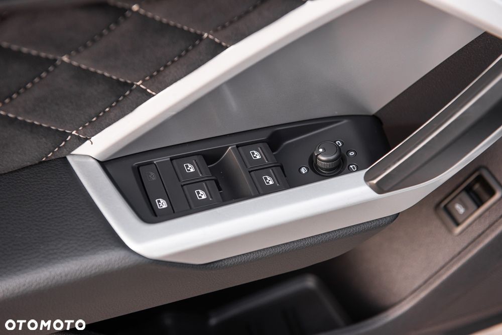 Audi Q3 35 TFSI S line - 16