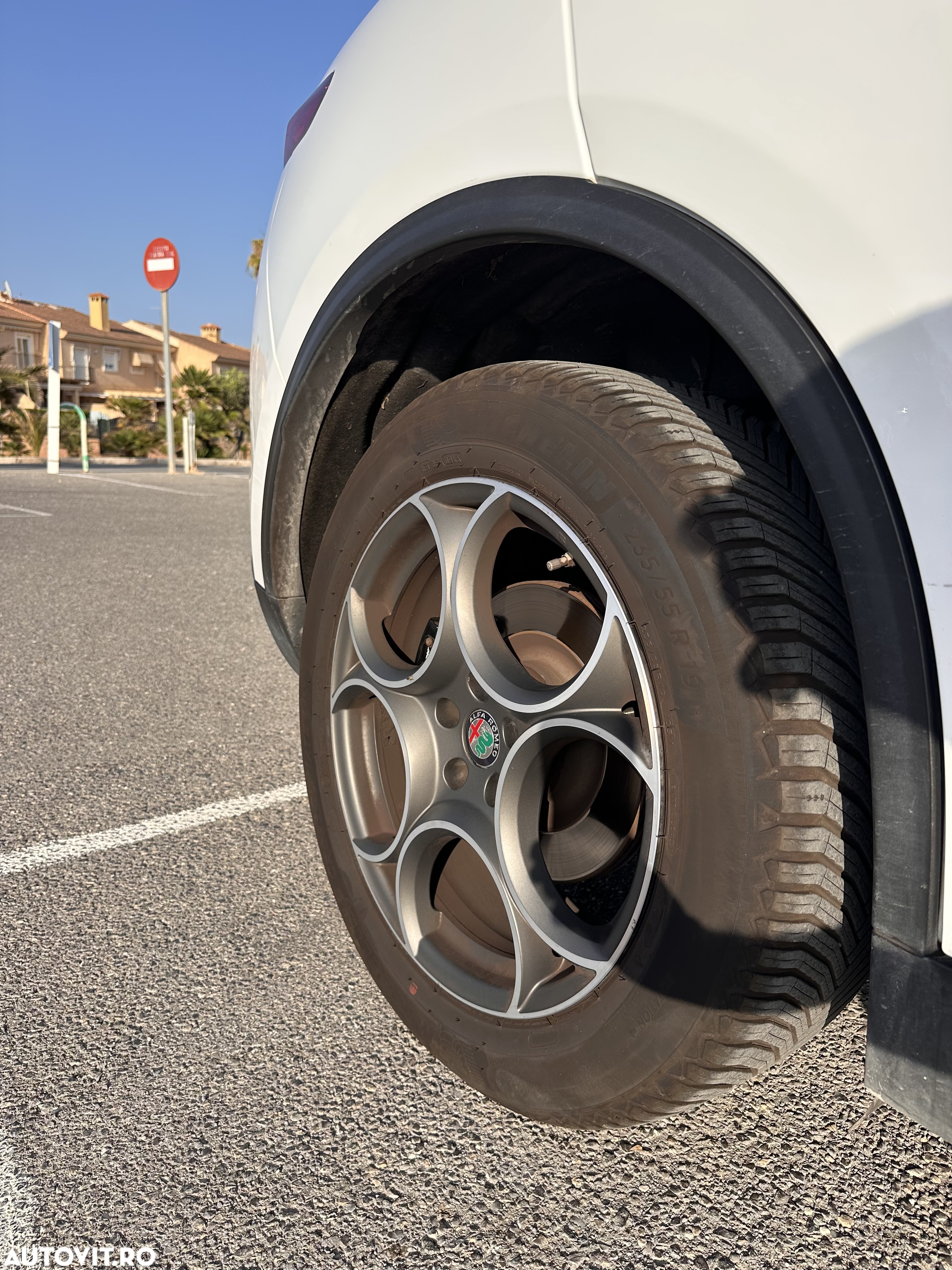 Alfa Romeo Stelvio 2.0 Turbo 16V AT8-Q4 Veloce Ti - 16