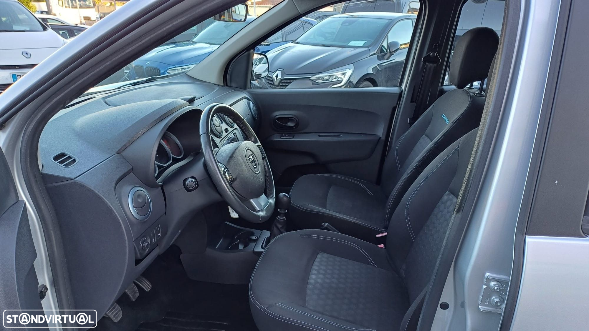 Dacia Lodgy 1.5 dCi Stepway 7L - 12