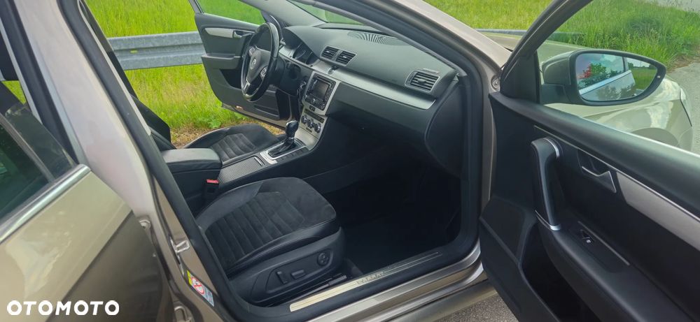 Volkswagen Passat 2.0 TDI 4Mot Highline DSG - 15