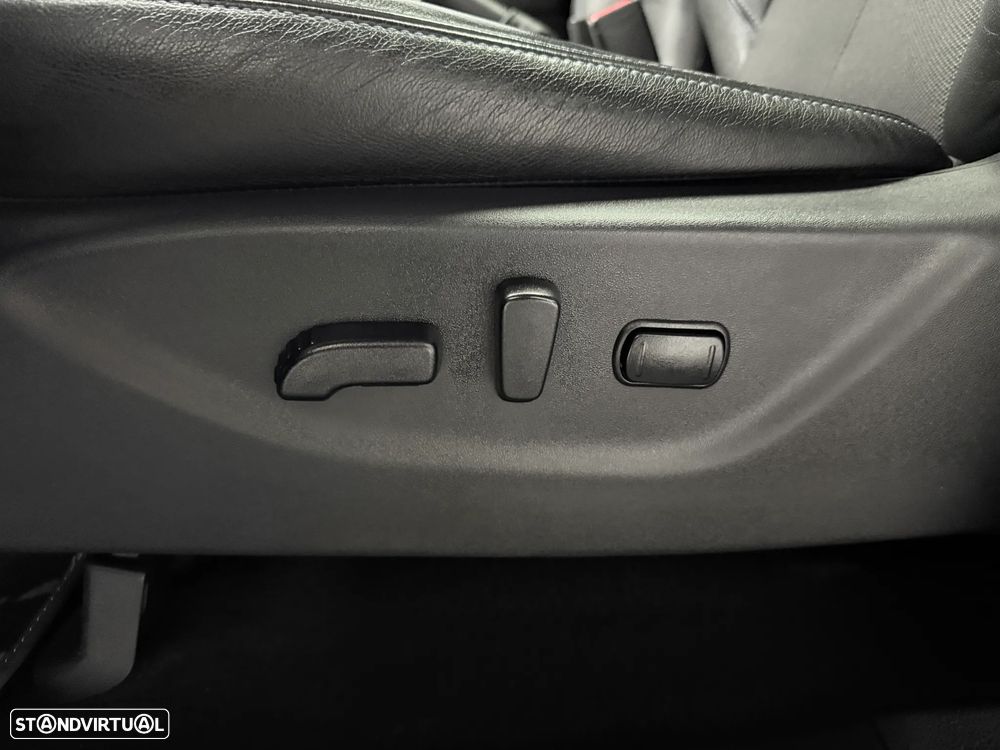 Nissan Navara 2.3 dCi CD 4WD N-Guard Auto - 22