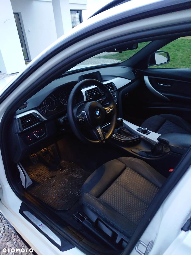 BMW Seria 3 318d xDrive M Sport - 11