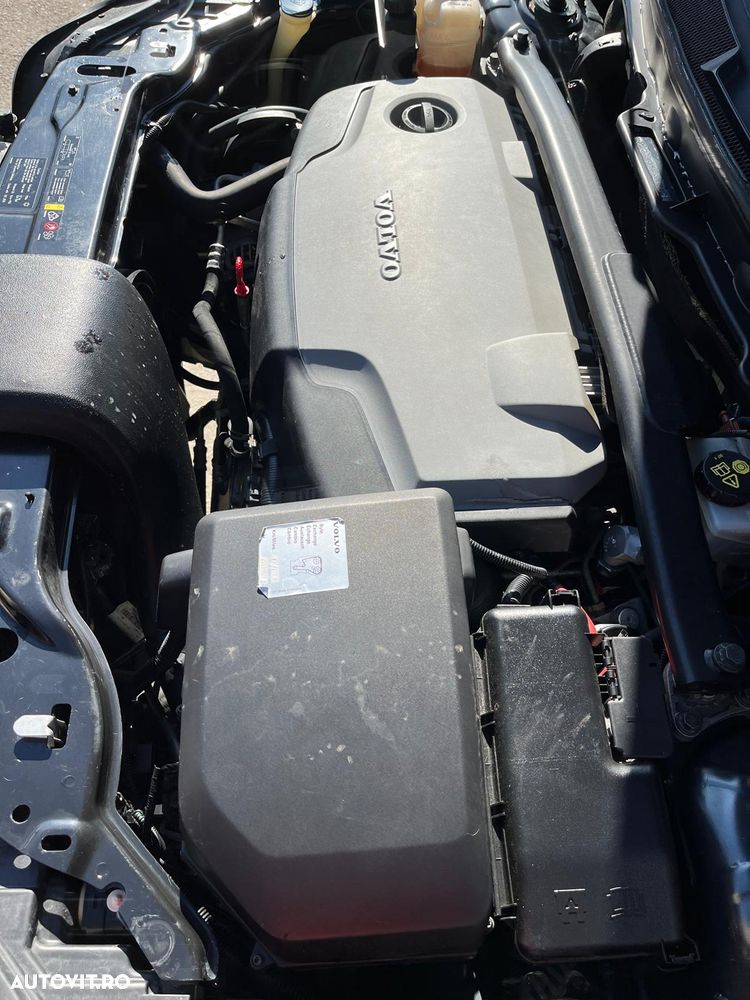 Volvo XC 90 D5 AWD Geartronic Momentum - 9