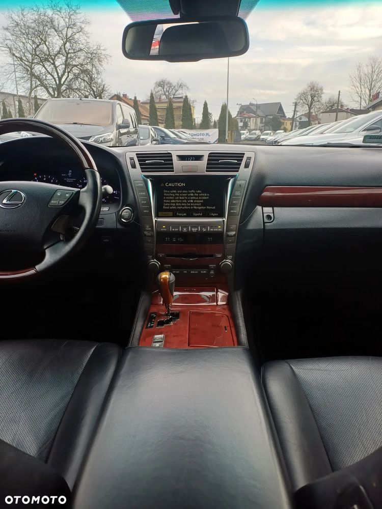 Lexus LS 460 Prestige - 23