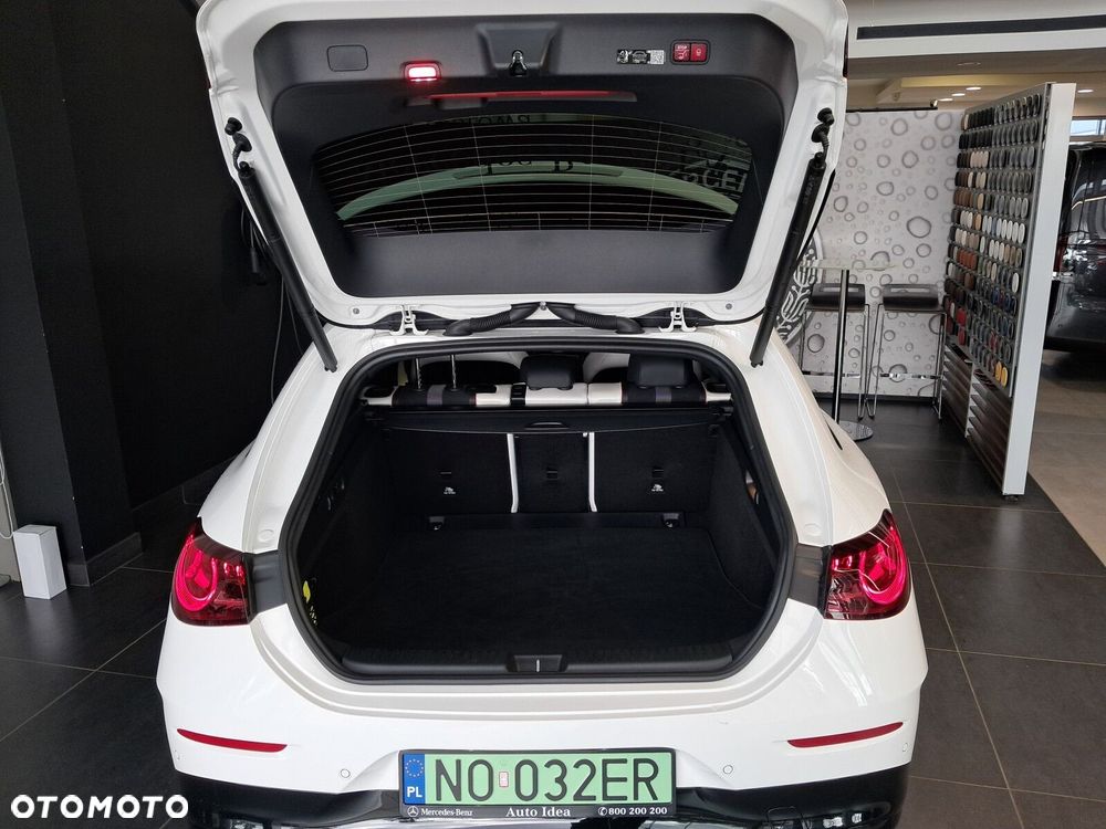 Mercedes-Benz CLA - 32