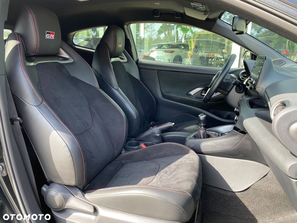 Toyota Yaris - 24