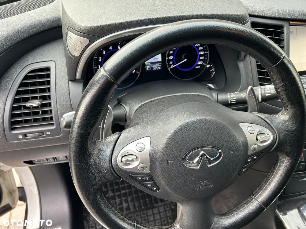 Infiniti QX70 3.7 AWD Design - 14