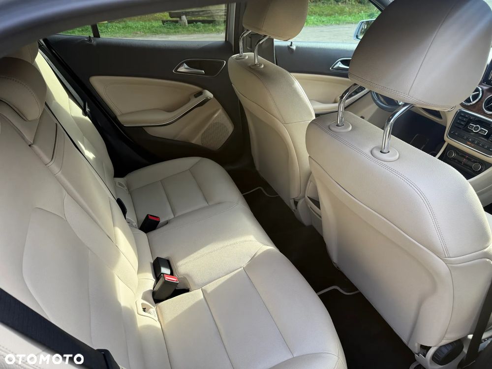 Mercedes-Benz GLA 250 4-Matic - 22