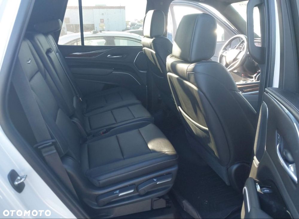 Cadillac Escalade - 10