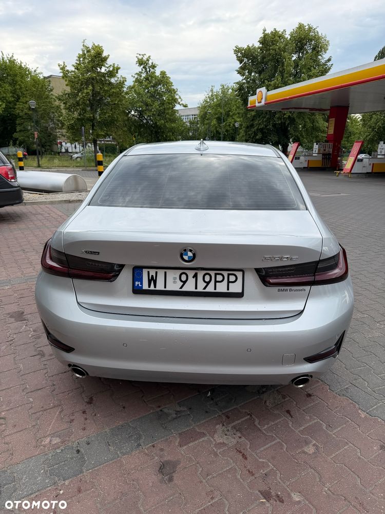 BMW Seria 3 330i xDrive - 4