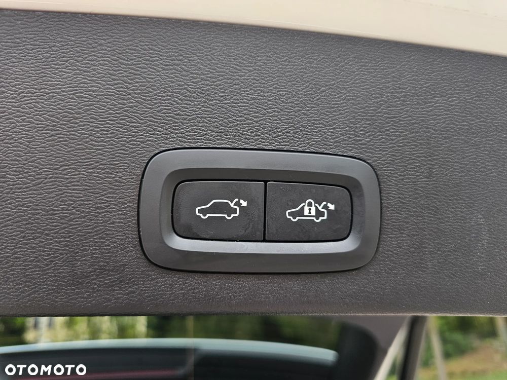 Volvo XC 40 T5 AWD Geartronic Momentum Pro - 20
