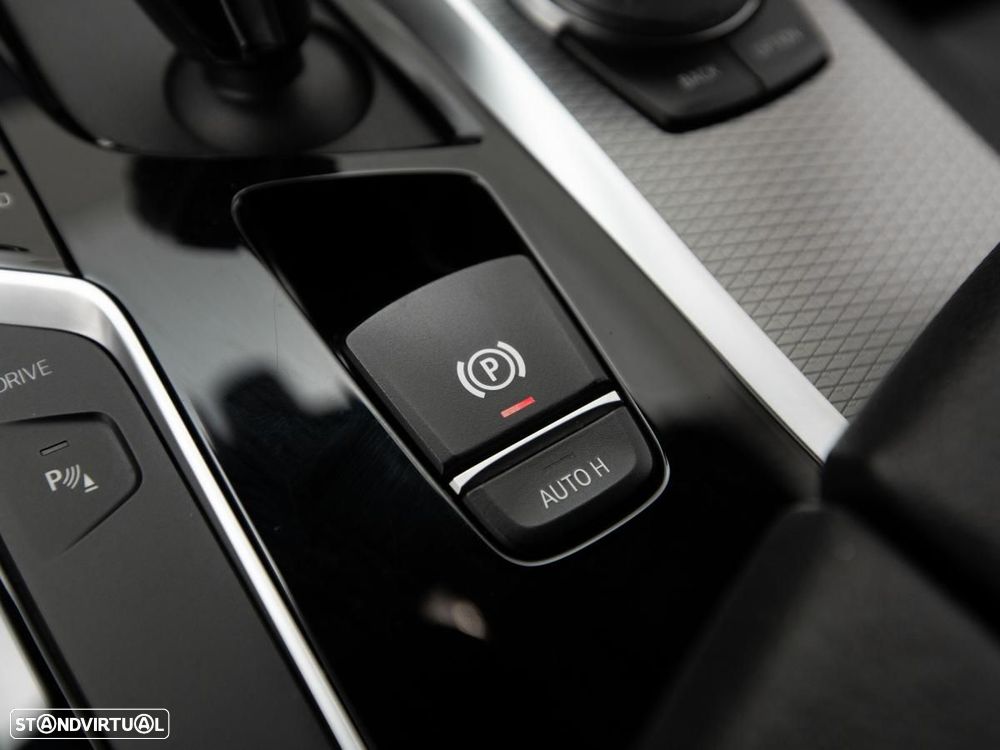 BMW 530 e iPerformance Pack M - 24