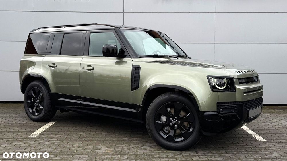 Land Rover Defender - 2
