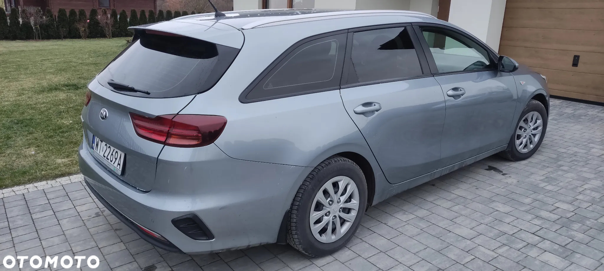 Kia Ceed 1.6 CRDi SCR M - 4
