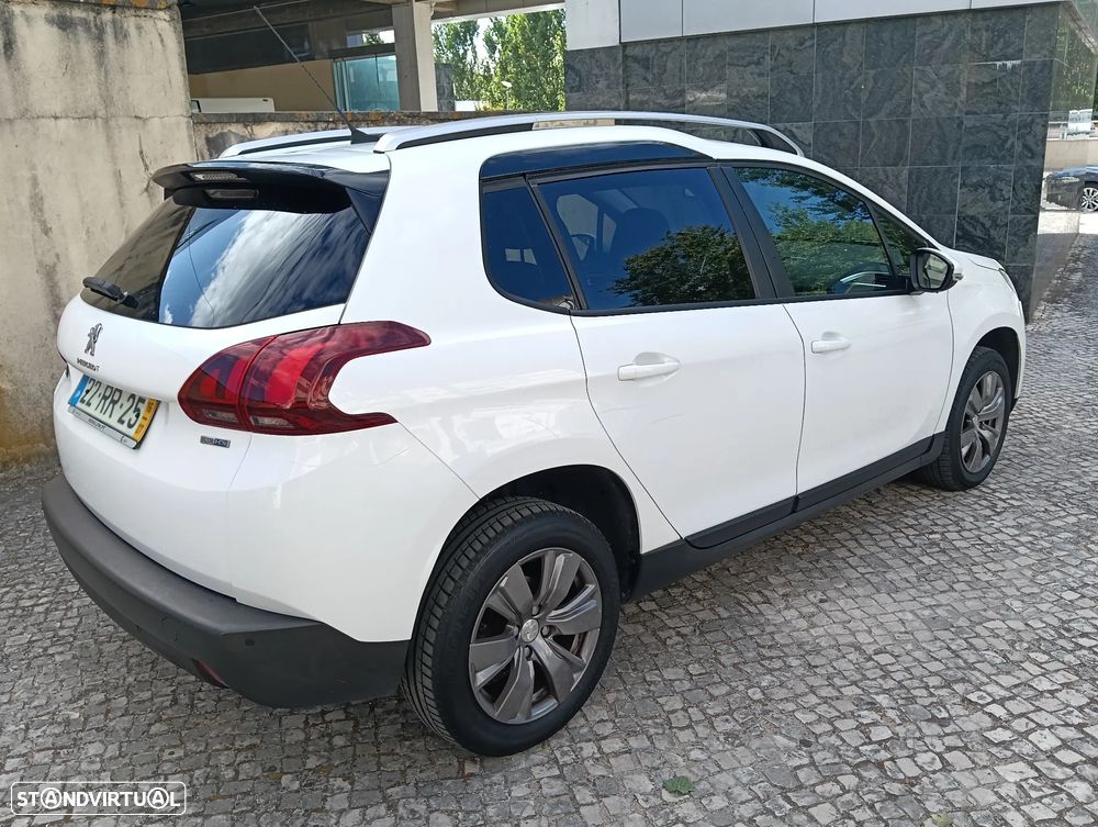 Peugeot 2008 1.6 BlueHDi Style - 45
