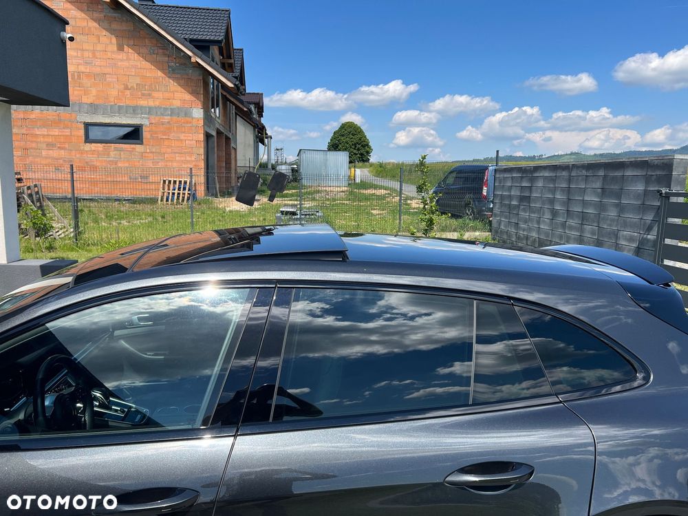 Porsche Panamera 4 Platinum Edition - 12