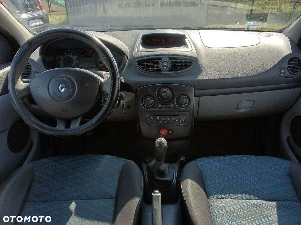 Renault Clio - 9