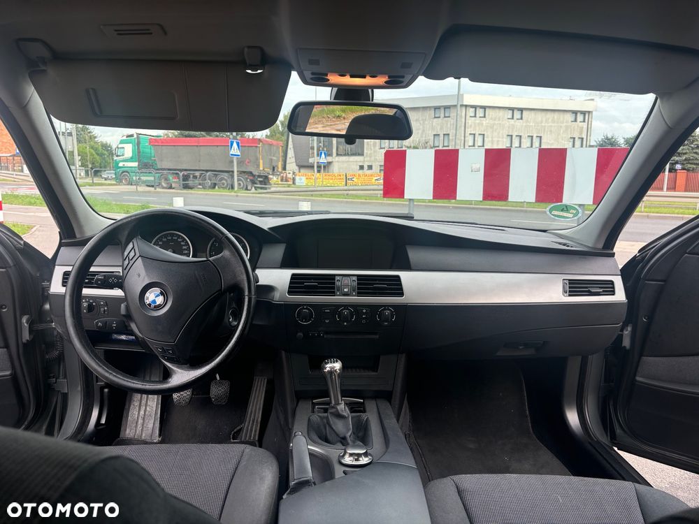 BMW Seria 5 520i - 8