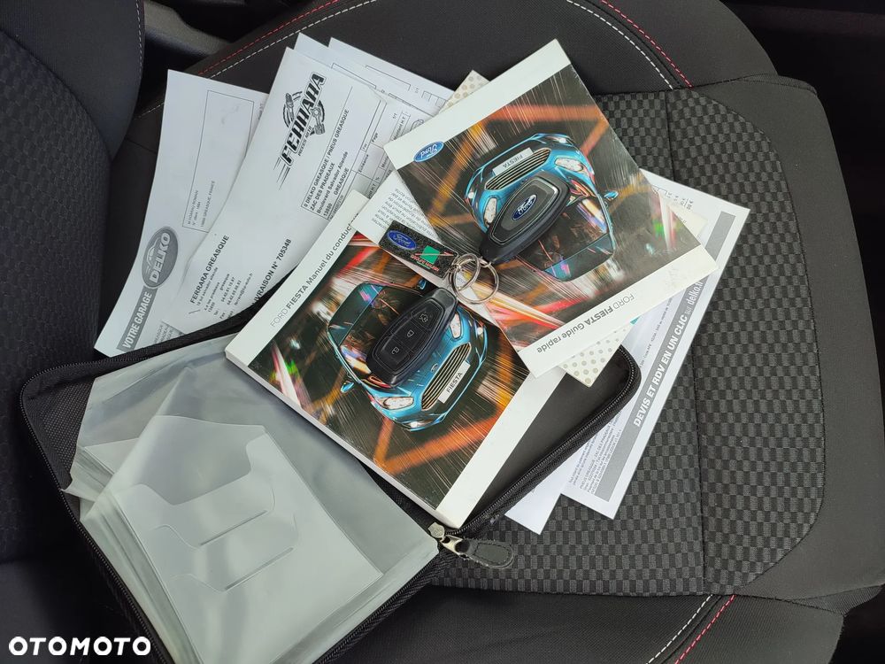 Ford Fiesta 1.0 EcoBoost Hybrid S&S ST-LINE - 39