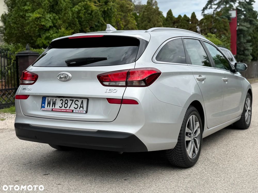 Hyundai i30 1.6 D Comfort DCT - 4