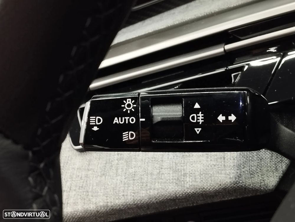 Peugeot 3008 1.2 Hybrid Allure e-DCS6 - 25