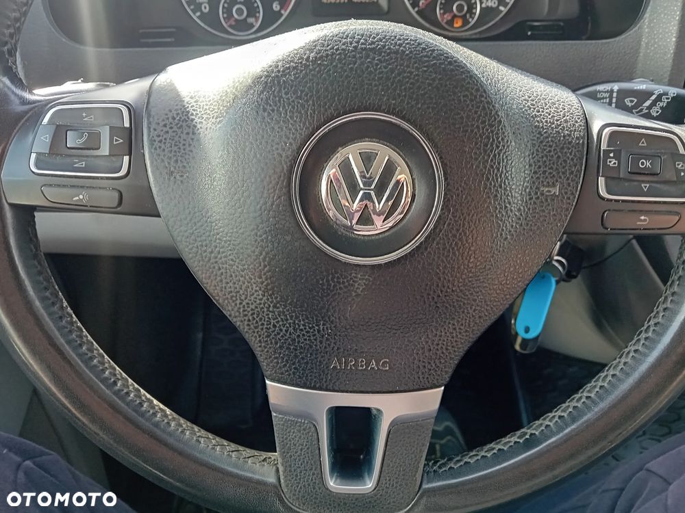 Volkswagen Caravelle - 25