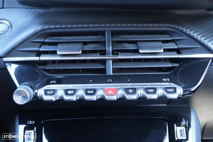 Peugeot e-2008 54 kWh Allure - 12