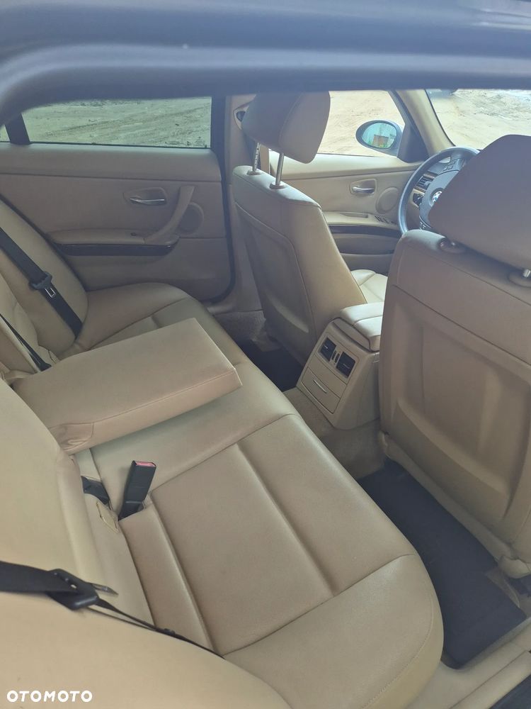 BMW Seria 3 320d - 6