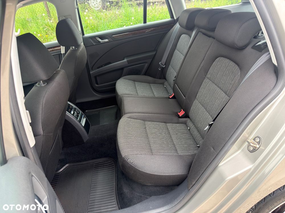 Skoda Superb 2.0 TDI Elegance DSG - 23