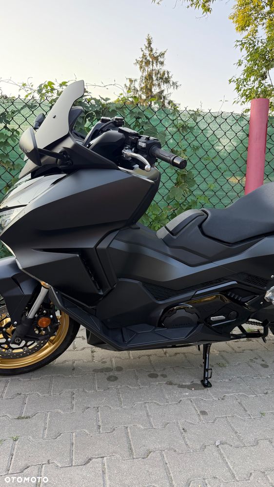 Honda NSS - 8