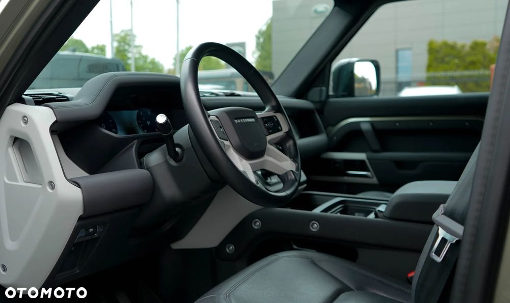 Land Rover Defender 3.0 D200 mHEV - 13