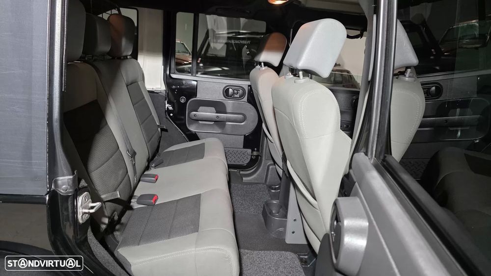 Jeep Wrangler Unlimited 2.8 CRD MTX Rubicon - 40