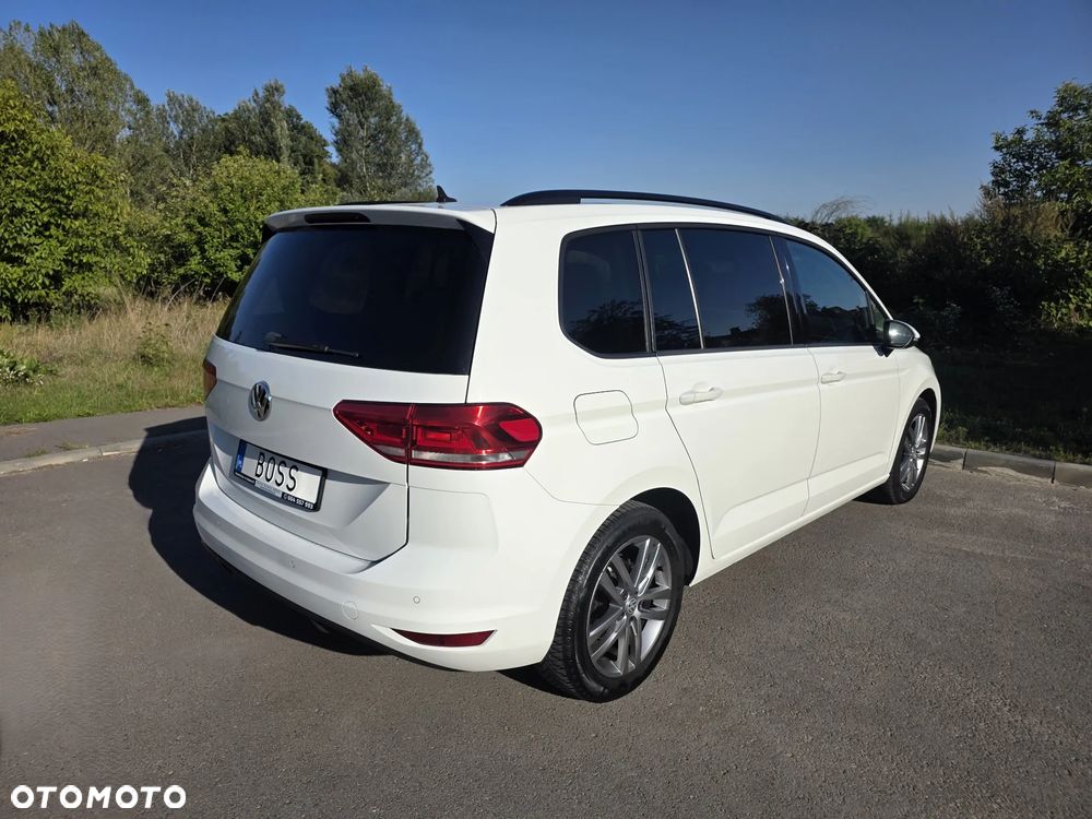 Volkswagen Touran - 4