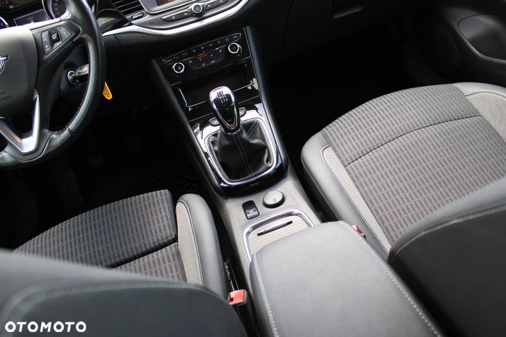 Opel Astra 1.2 T Elegance S&S - 15