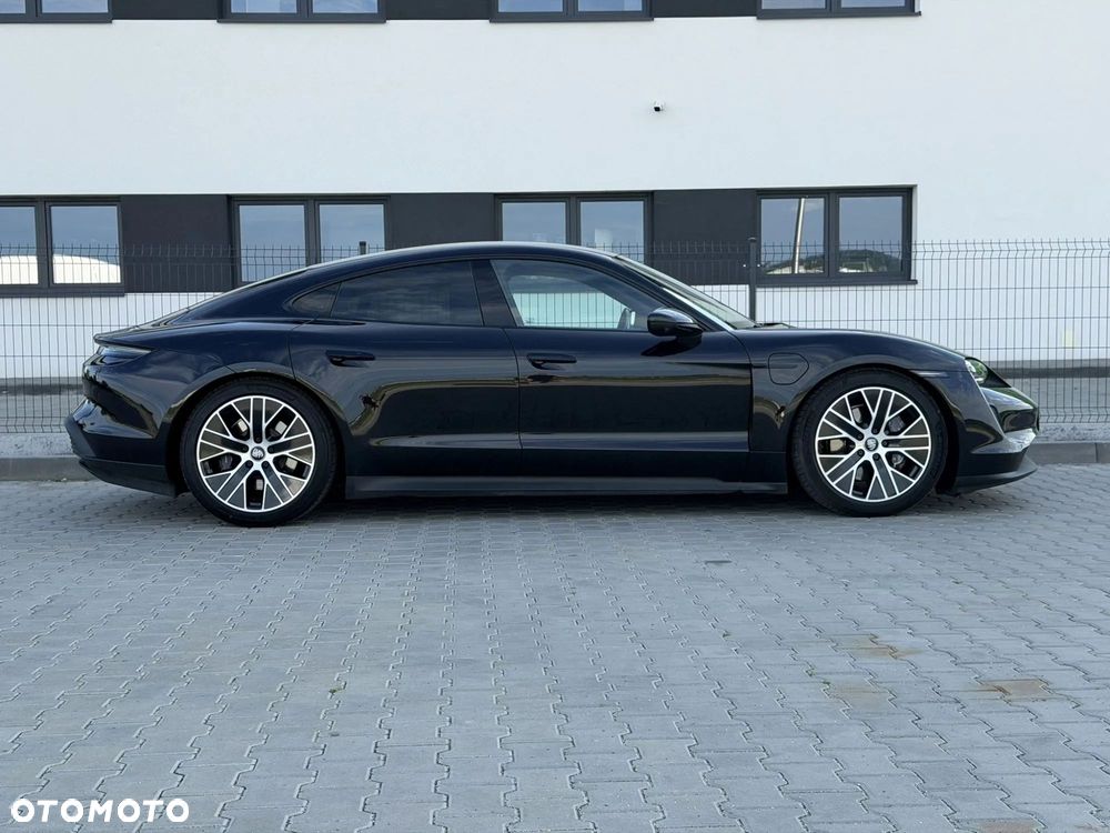 Porsche Taycan - 4