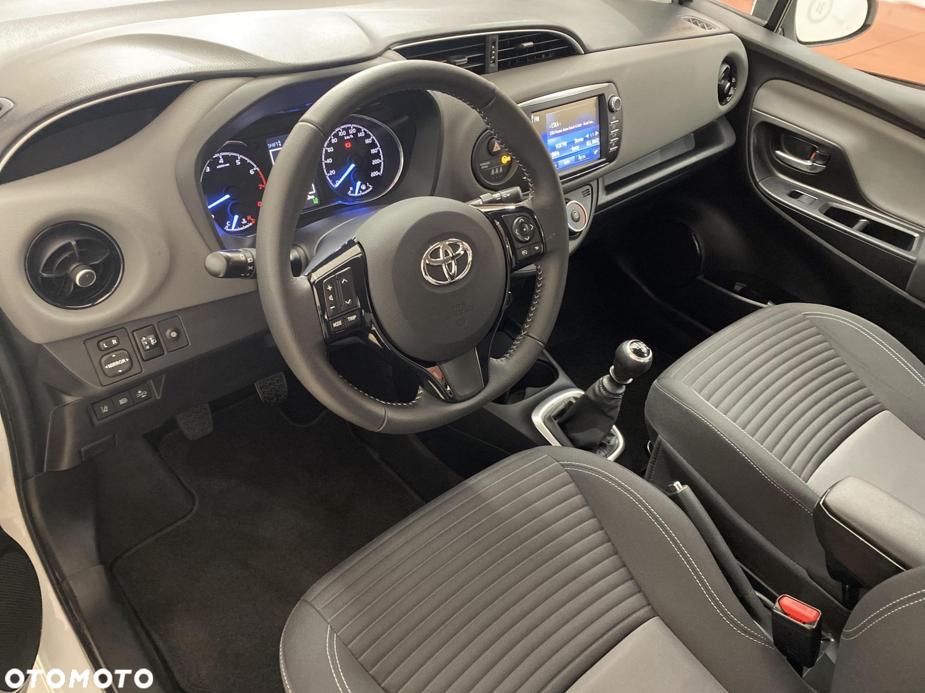 Toyota Yaris - 10