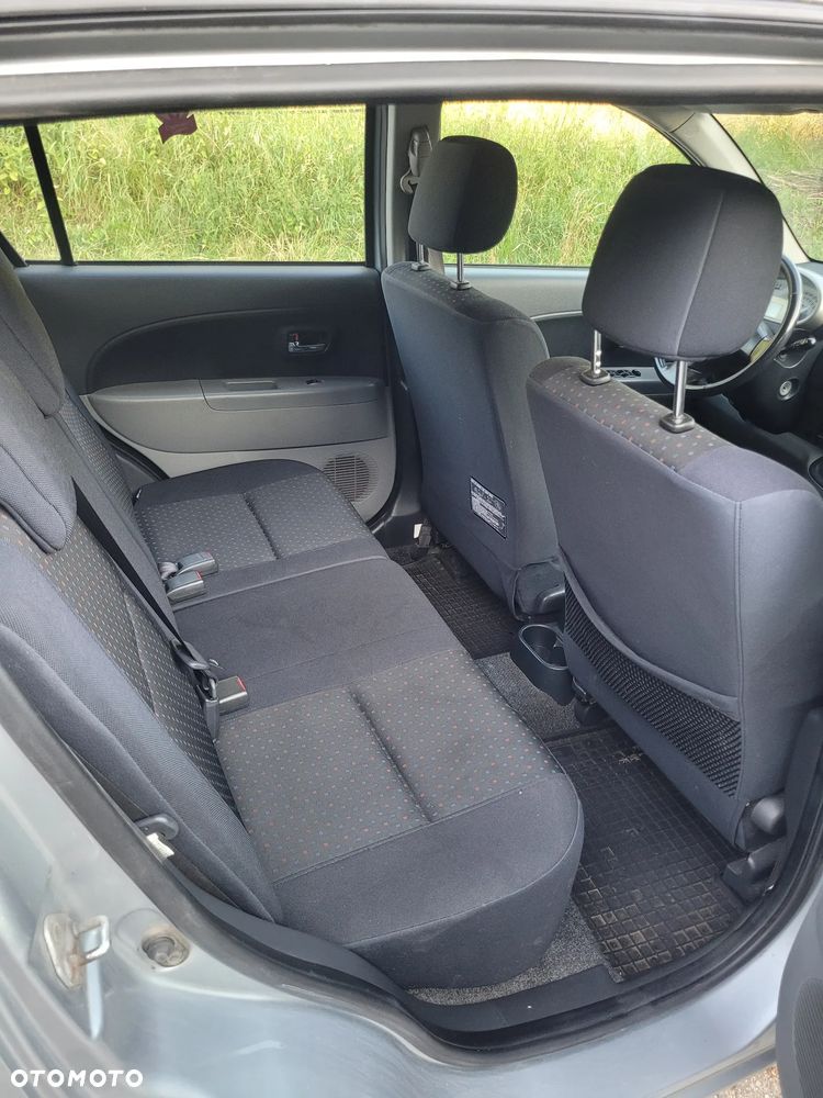 Daihatsu Sirion - 13