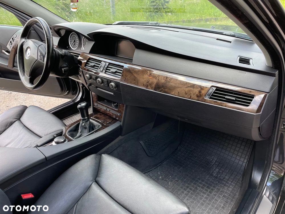 BMW Seria 5 530xi - 25