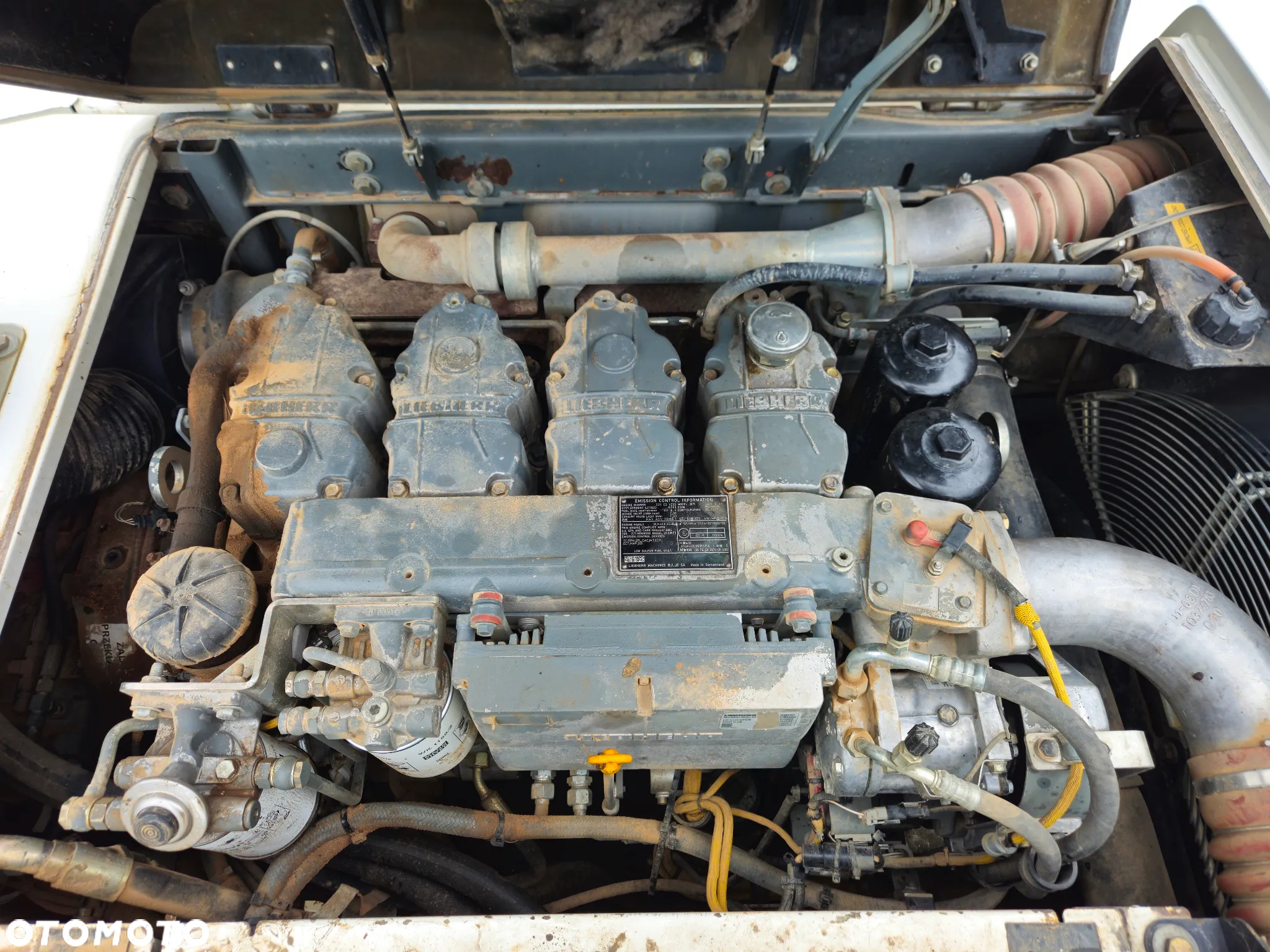 Liebherr R 906 - 25