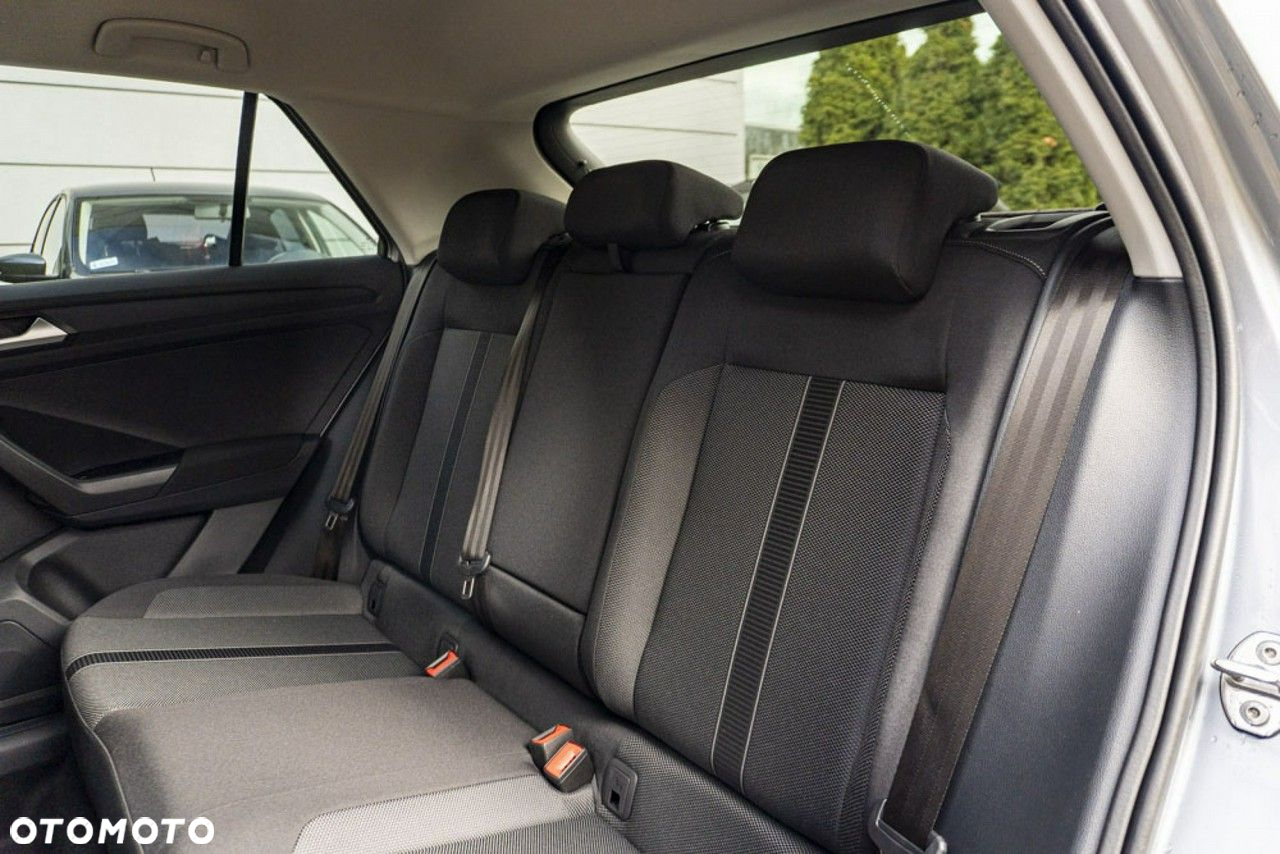 Volkswagen T-Roc - 15