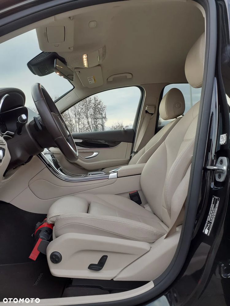 Mercedes-Benz GLC 200 4Matic 9G-TRONIC Exclusive - 21