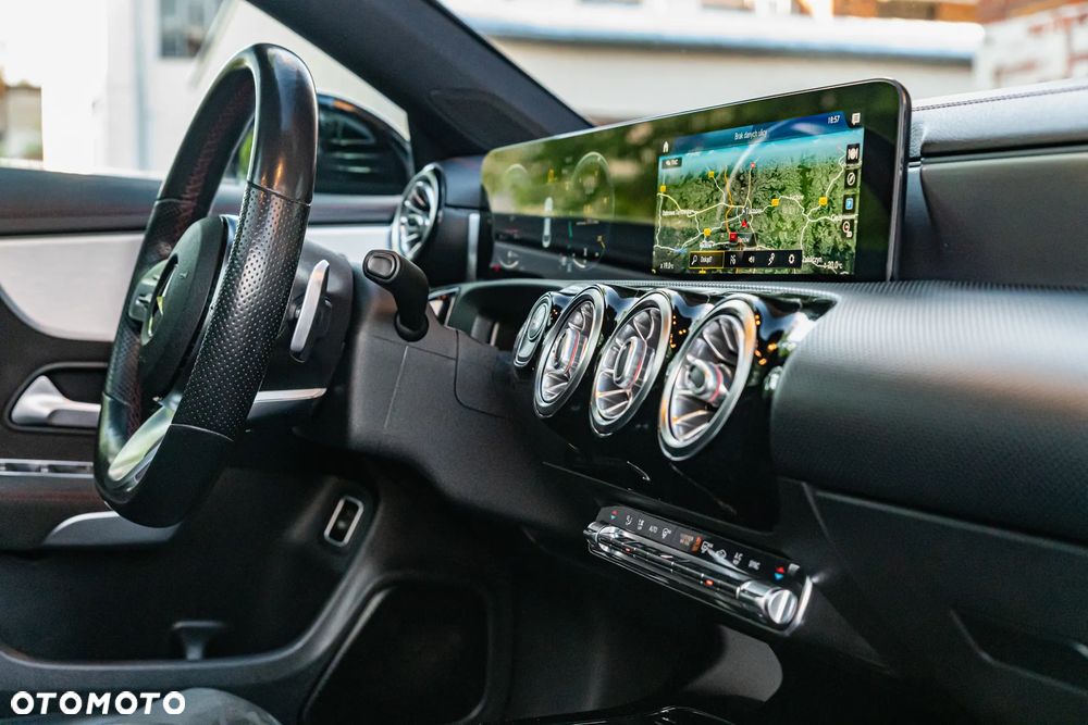 Mercedes-Benz CLA 250 4-Matic AMG Line 7G-DCT - 29