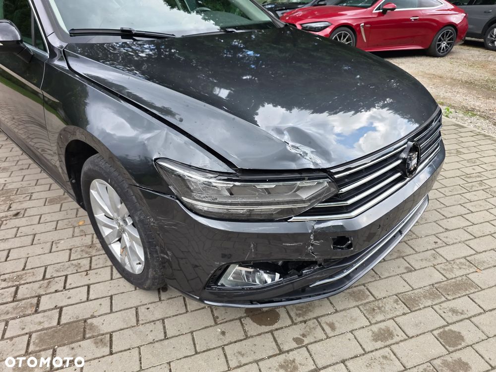 Volkswagen Passat - 4