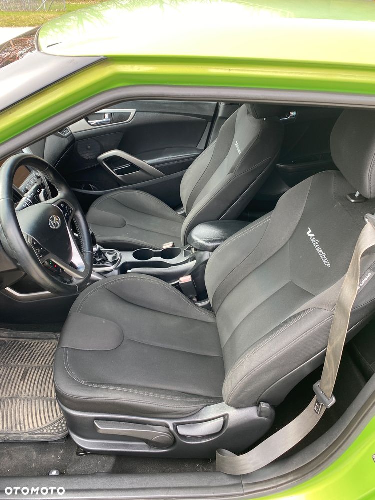Hyundai Veloster 1.6 GDI Style - 27