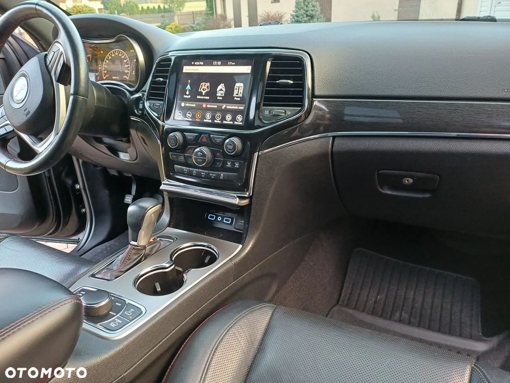 Jeep Grand Cherokee - 22