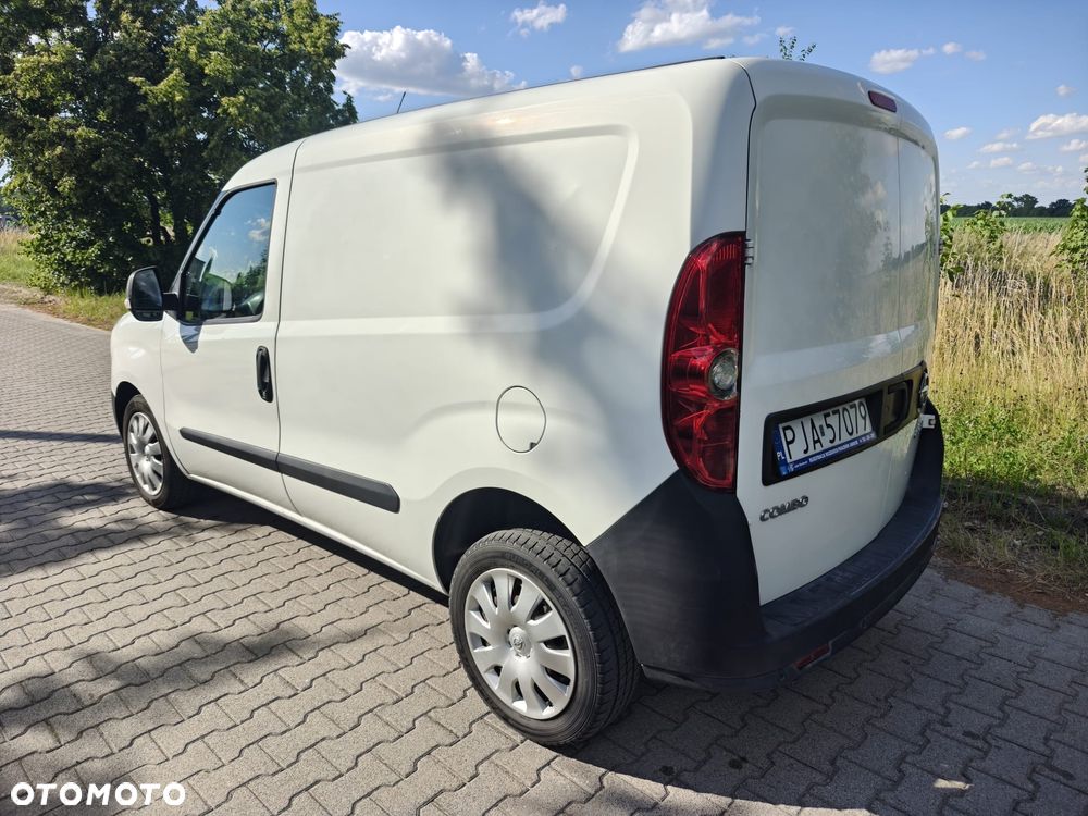 Opel COMBO - 15