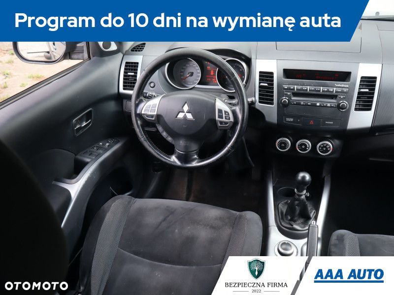 Mitsubishi Outlander - 9