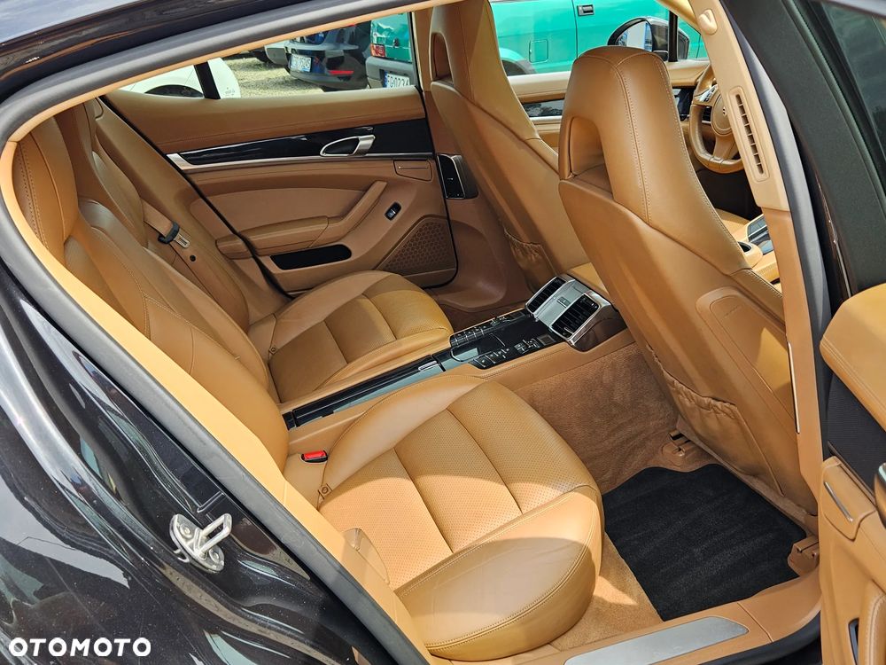 Porsche Panamera Diesel - 12