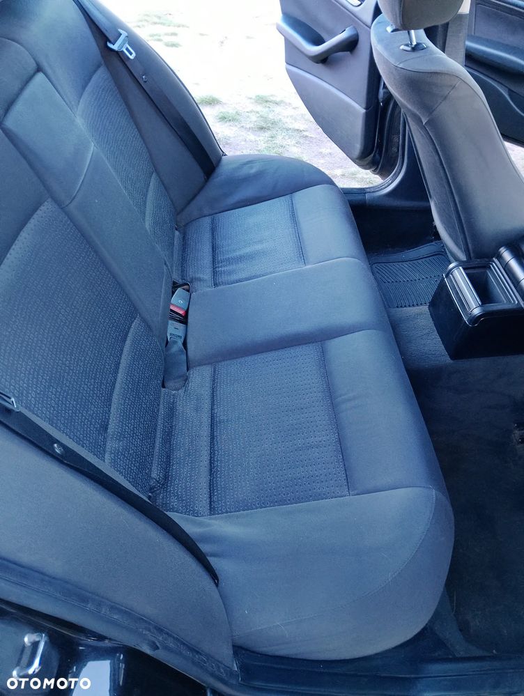 BMW Seria 3 318i - 7